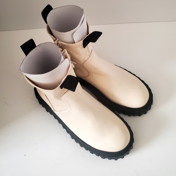 NWT Zara Stylish Cream and Black Women's /BIG Kids Girl Boots - Picture 2 of 6
